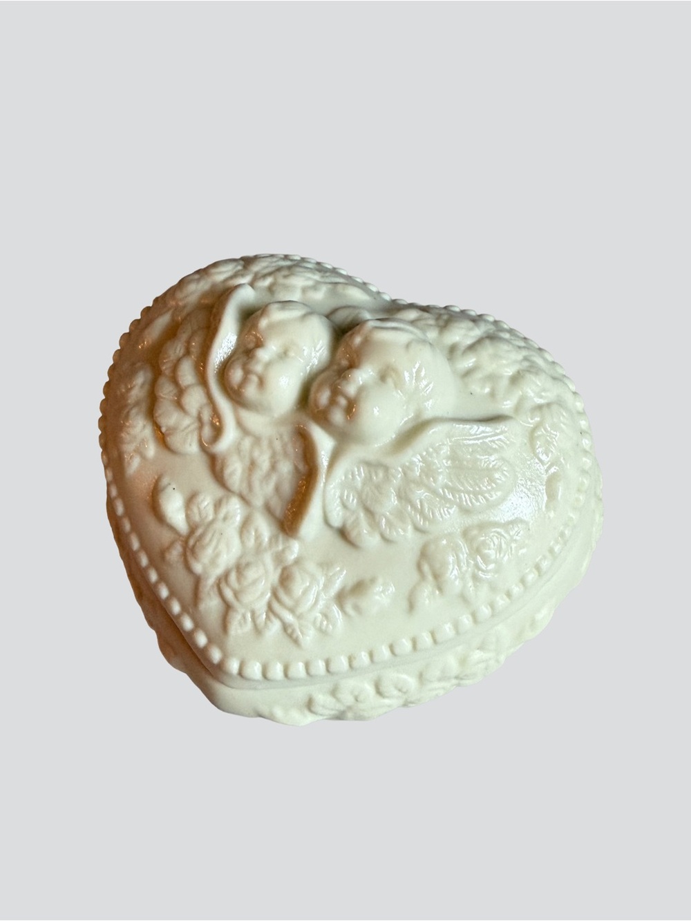 Vintage Heart-Shaped Cherub Trinket Box - Cream Decorative Jewelry Case